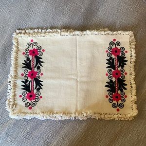 Set of 4 Vintage Floral Placemats!!